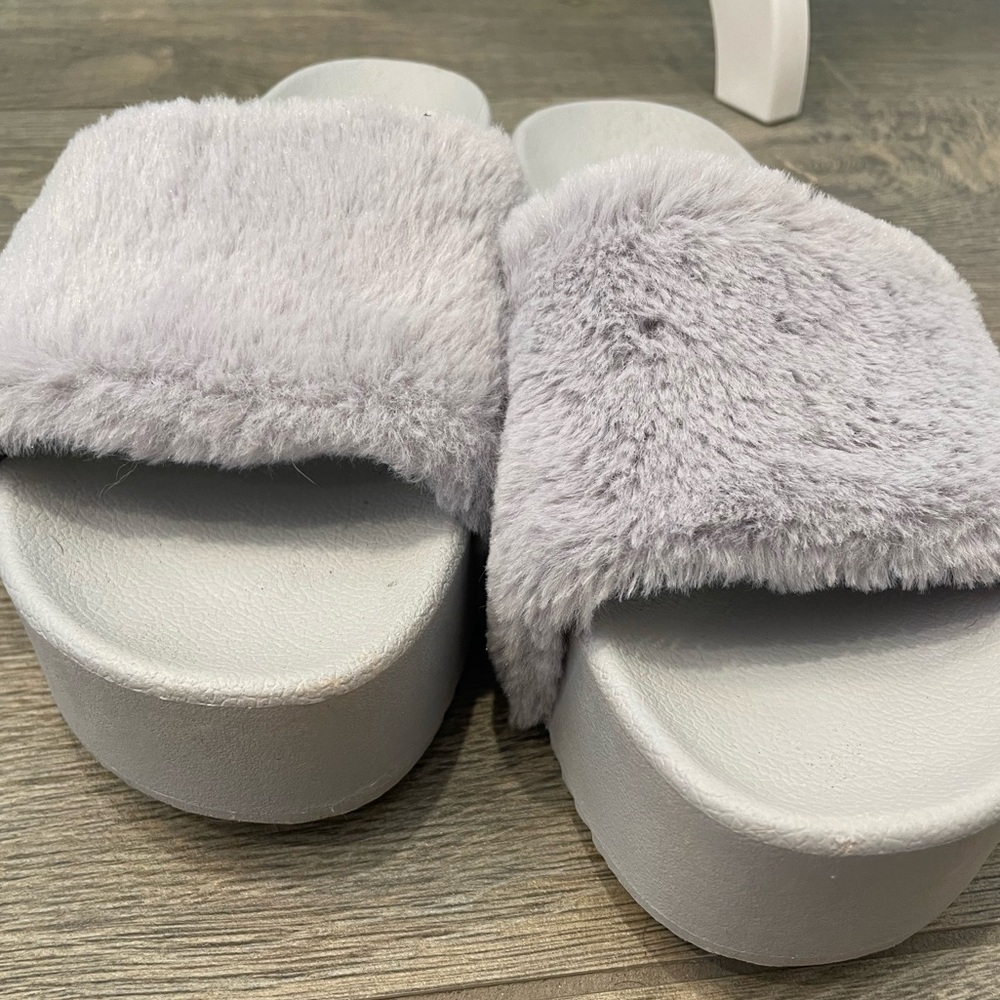 Faux Fur Platform Slides - Picture 3 of 8